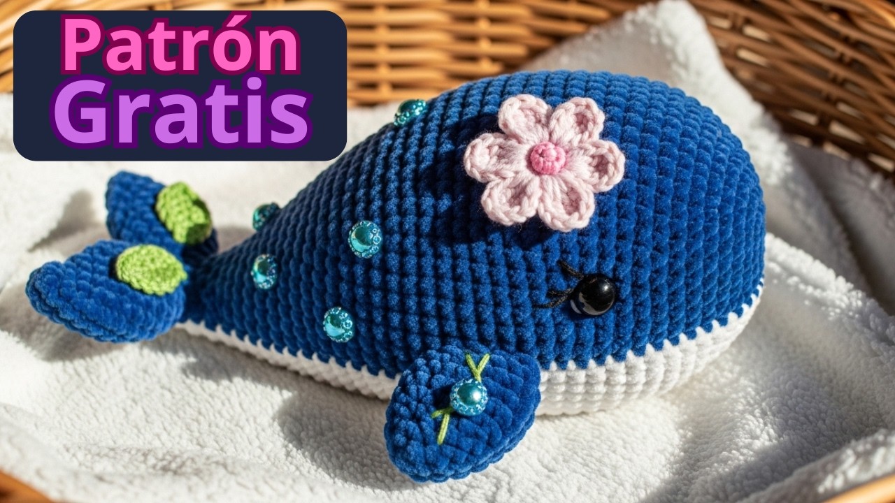 Baleia com flor de amigurumi