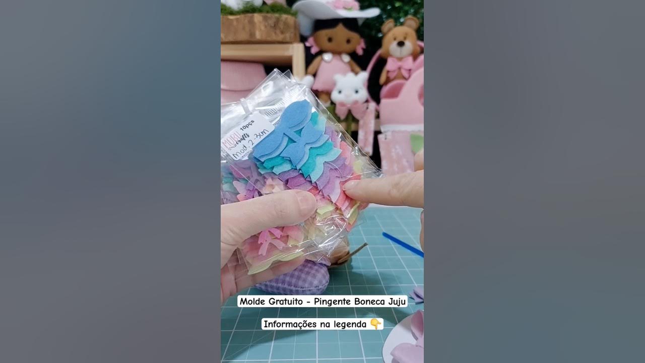 Boneca de feltro de costura criativa
