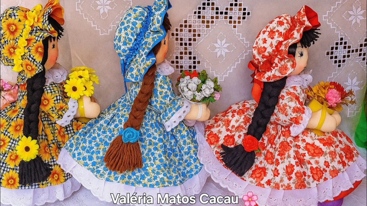 Boneca feita na garrafa PET
