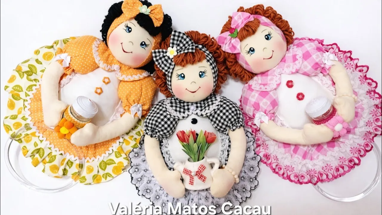 Boneca 2 em 1 – pano de prato e paliteiro