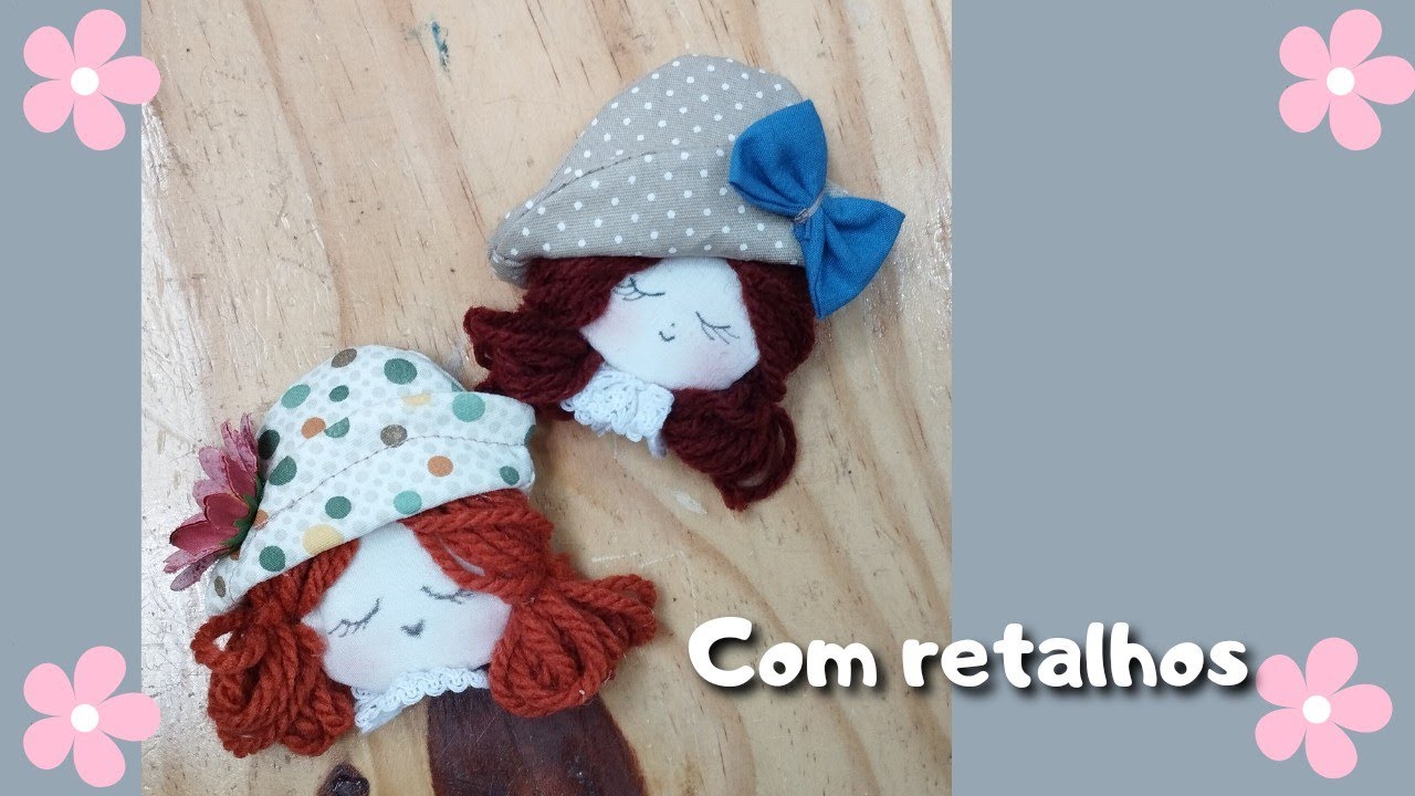 Bonequinha de retalhos para chaveiro ou ímã de geladeira