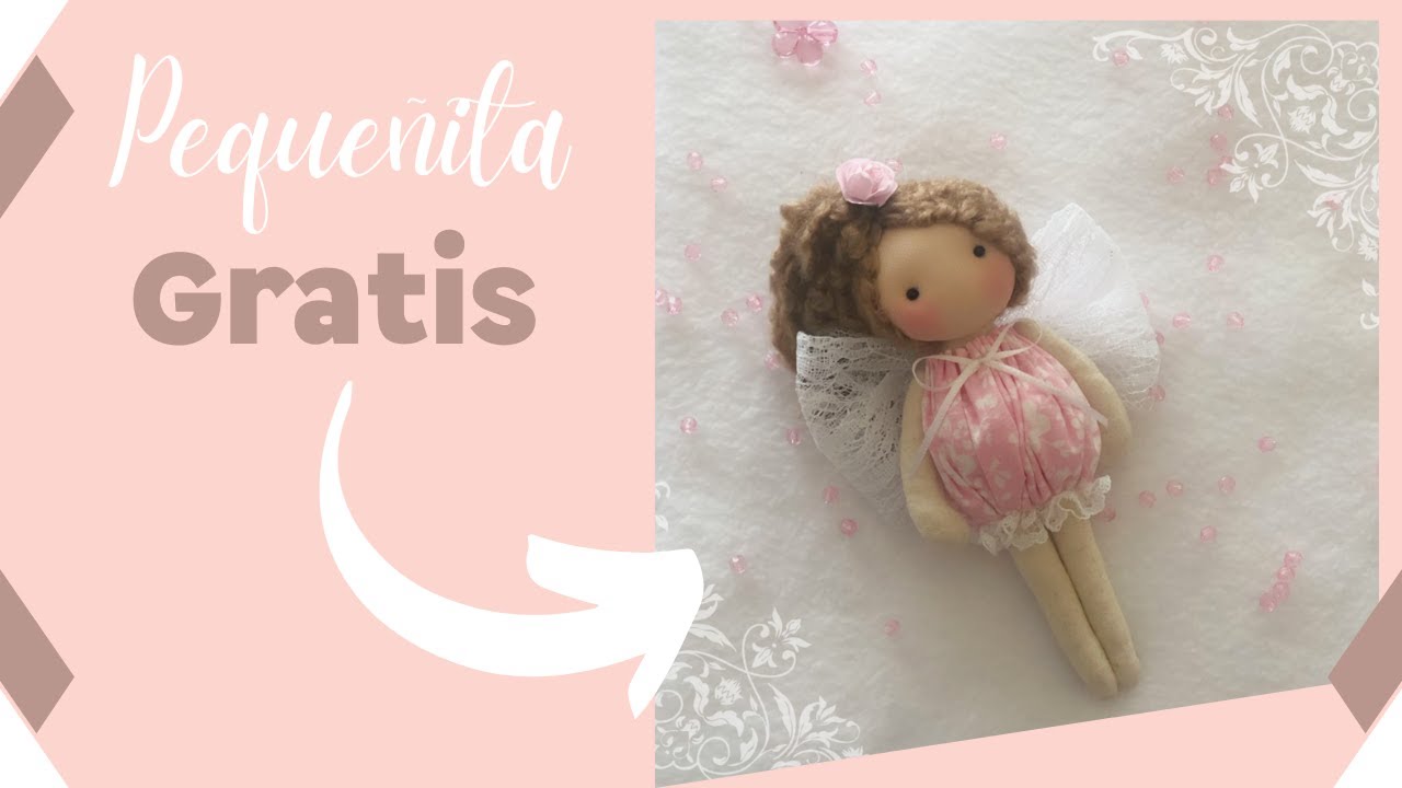 Bonequinha pendente em miniatura