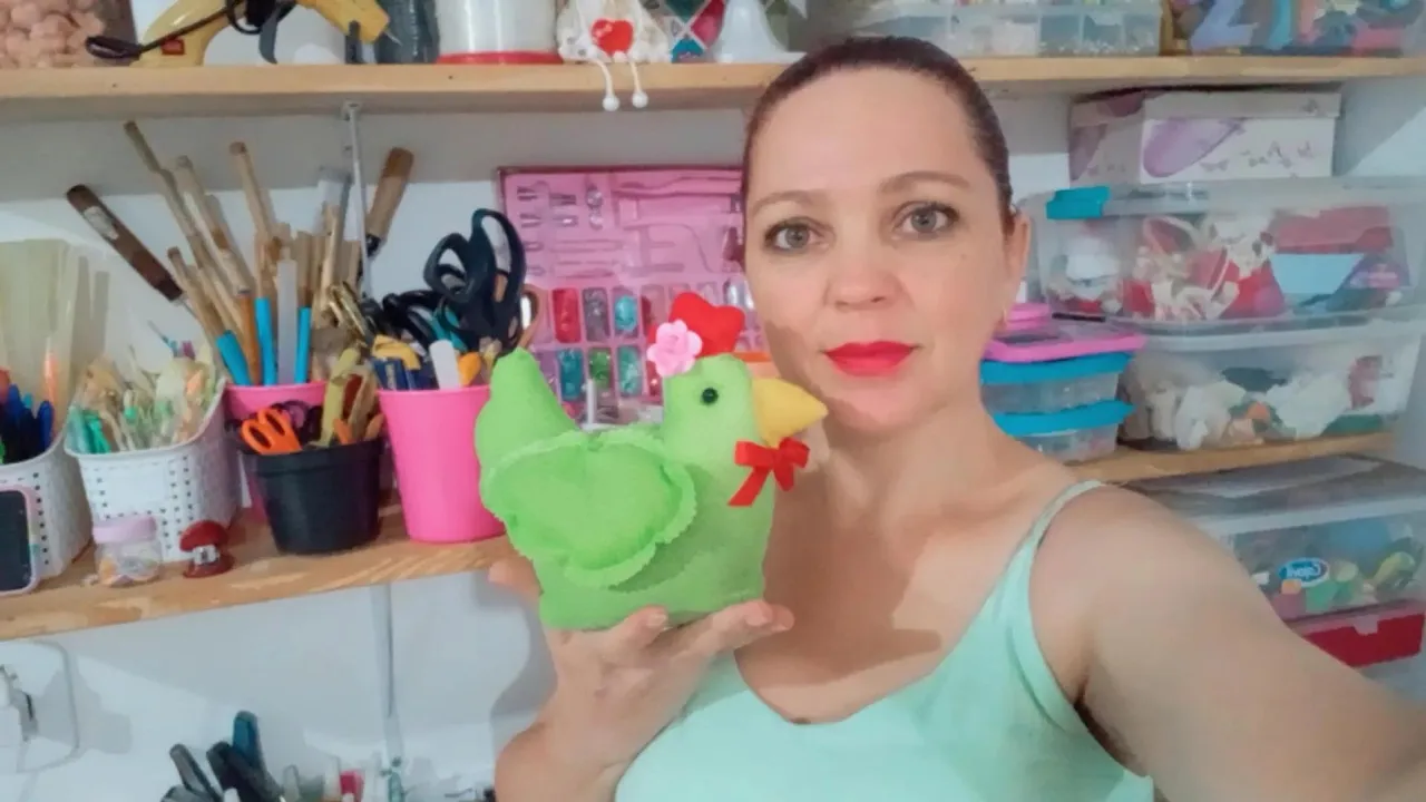 Galinha peso de porta