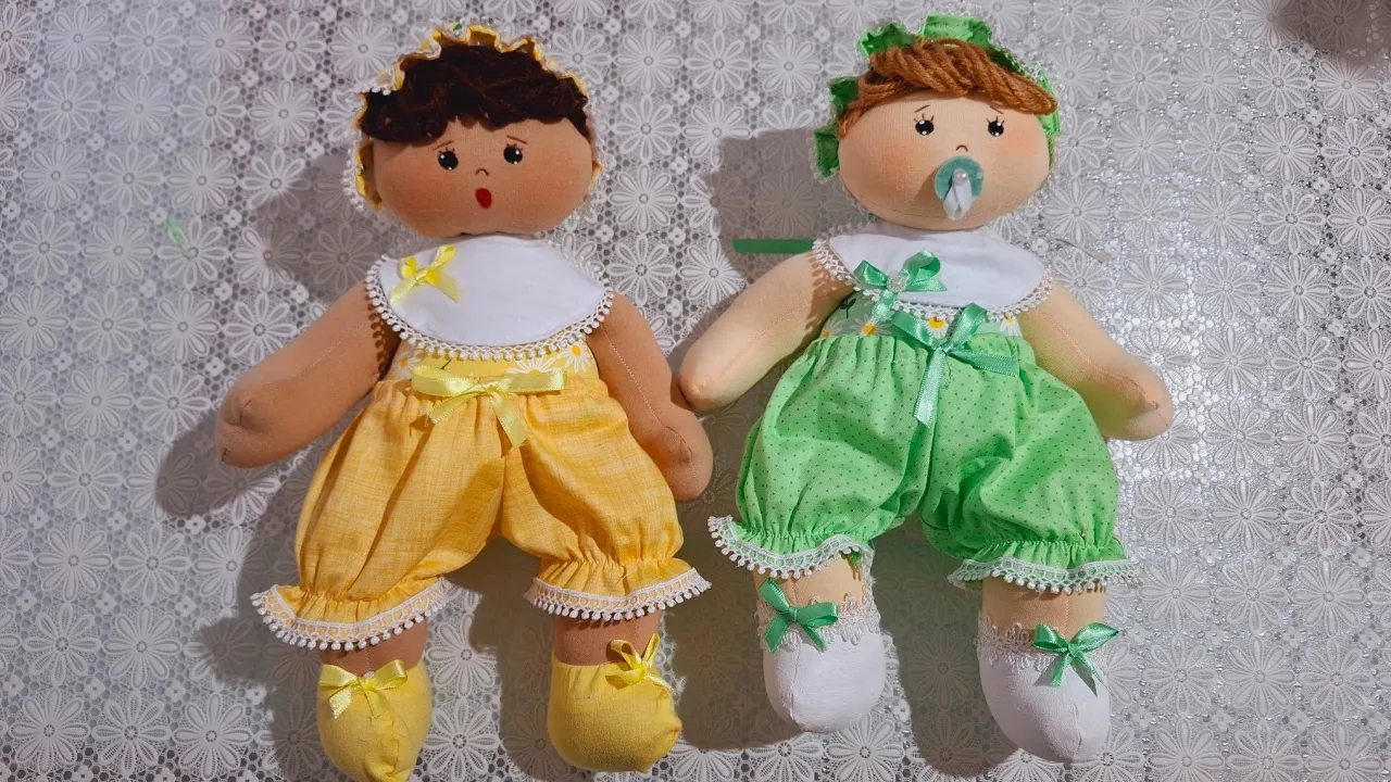 Boneca de 35 cm para criança brincar
