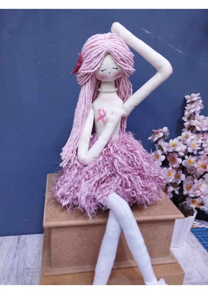 Boneca de pano Matilde do Outubro Rosa - molde parte 1