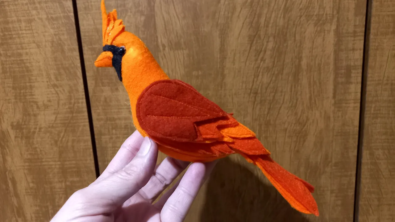 Pássaro cardeal de feltro 3D